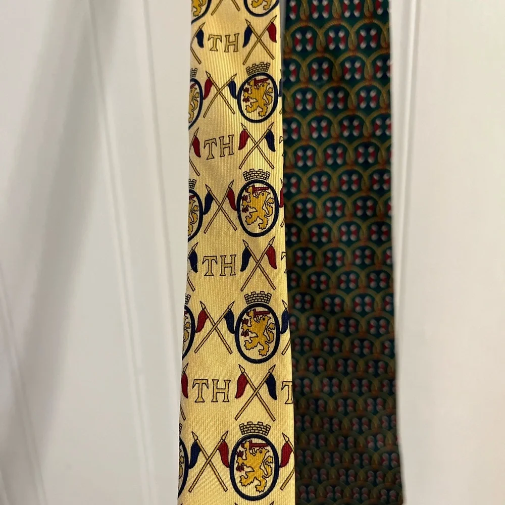100% silk vintage Tommy Hilfiger nautical tie